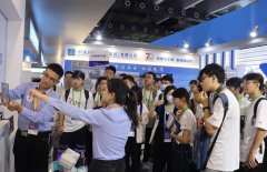 �н�һ��Я�����ǻۡ���ɫ�����ͨ���켼������չ��