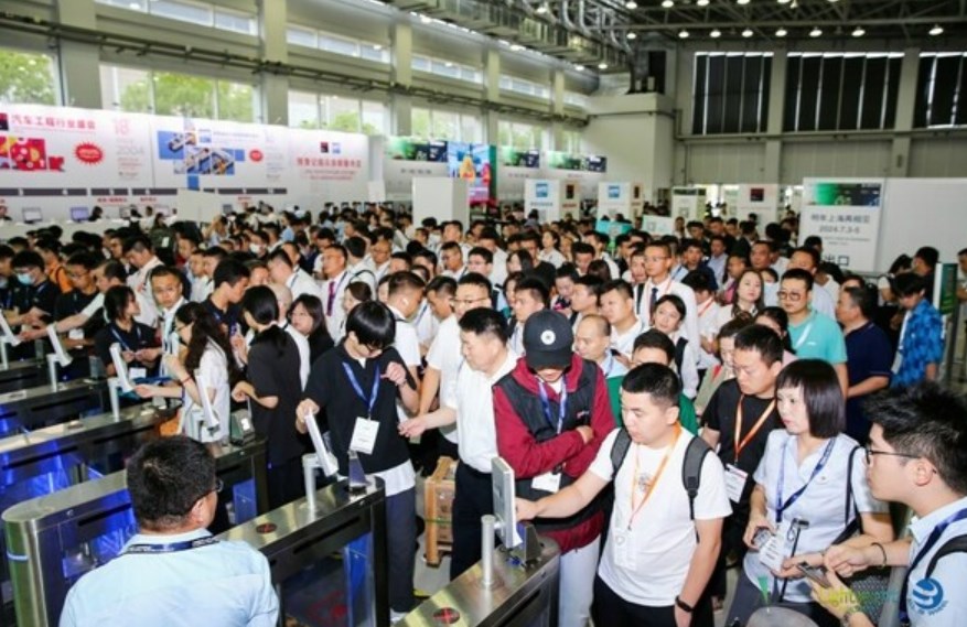 ��������������չ���Ϻ����ʳ��ֹ�ҵչ�ڻ�¡�ؿ�Ļ