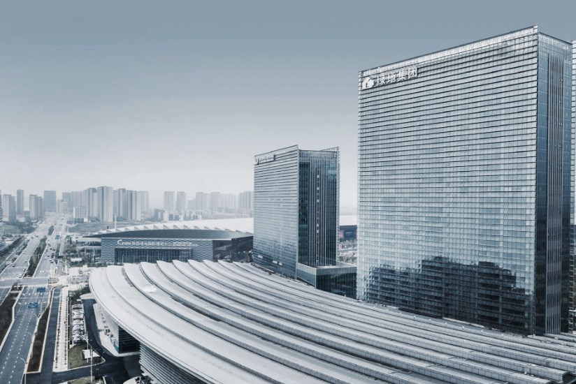 �ϲ��������ƶ�����չ+���̡��ںϷ�չ