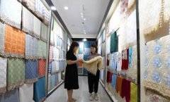 2023�й���С�������첼��չ�����������غ�ؼҷ��г���Ļ