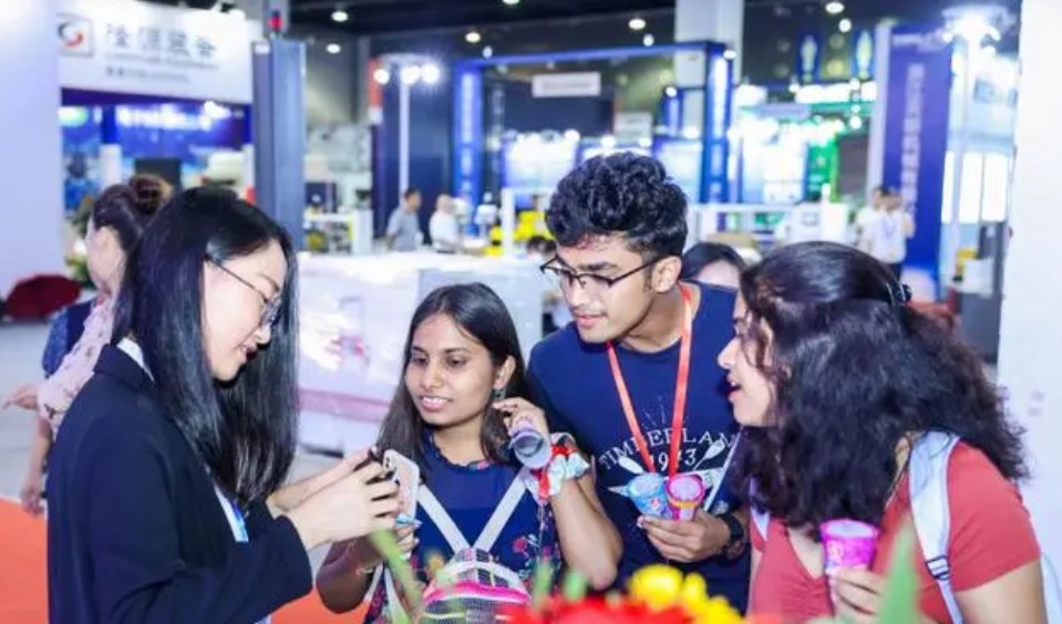 ���ڻ�չҵ�����ر�æ���ر��