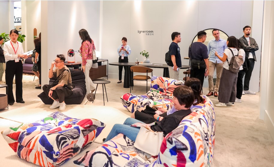 �ڶ�ʮ�˽��й����ʼҾ�չ�����2023Ħ���Ϻ�ʱ�мҾ�չ��Ļ