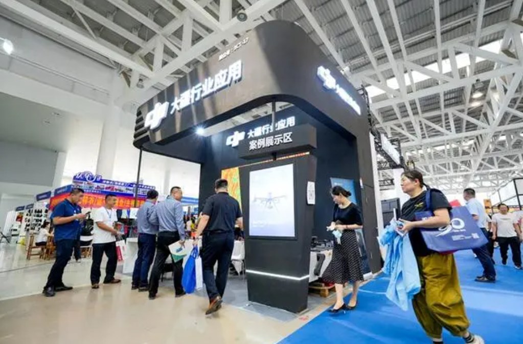 �����ͱ�������չ����1.6��Ԫ���׶�