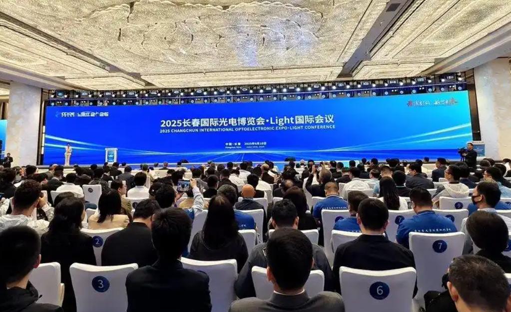 2025�������ʹ�粩���ᡤLight���ʻ������