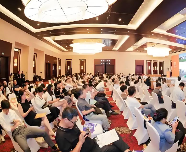 2025�й���ҵ�ز�Ͷ��רҵչ�����ڱ����ٰ�