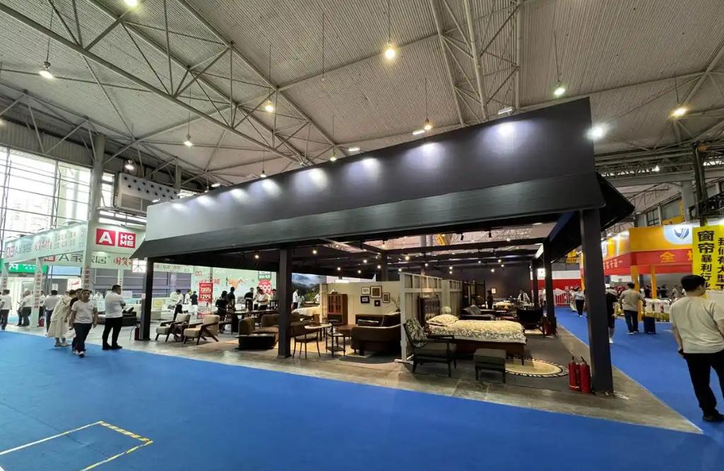 ��25��ɶ����ʼҾ߹�ҵչ����ʢ����Ļ