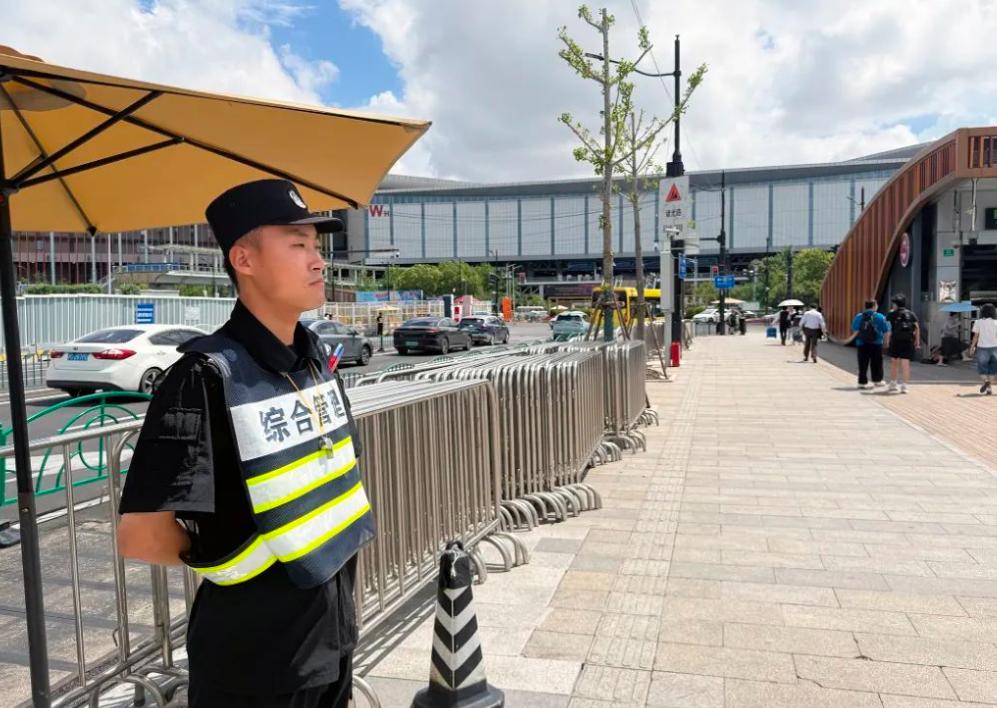 �������������������һ�߷����϶���ȫ���ػ�չ���ڼ���������