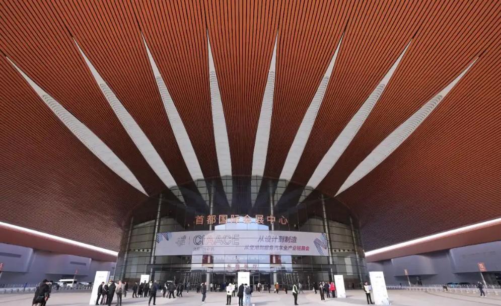 ������չ�г����ֻ�Ծ��������������κ͹�ģ˫����